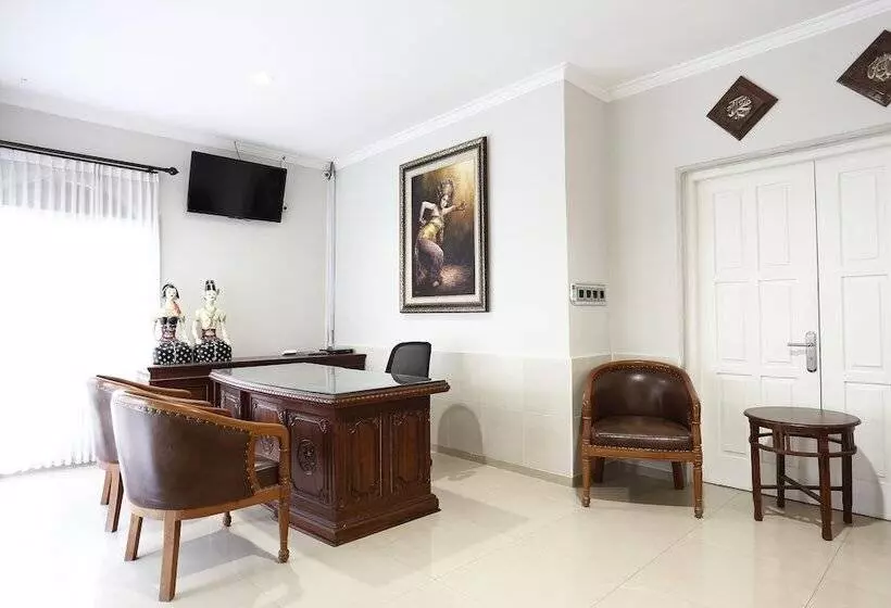 پانسیون Reddoorz Plus Near Adisucipto Airport 2