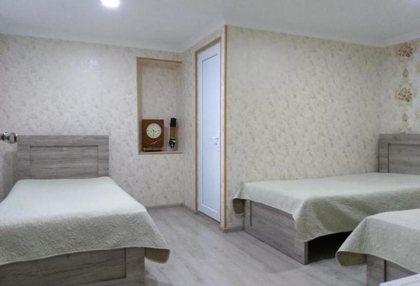 پانسیون Lakeside Green Balcony Home