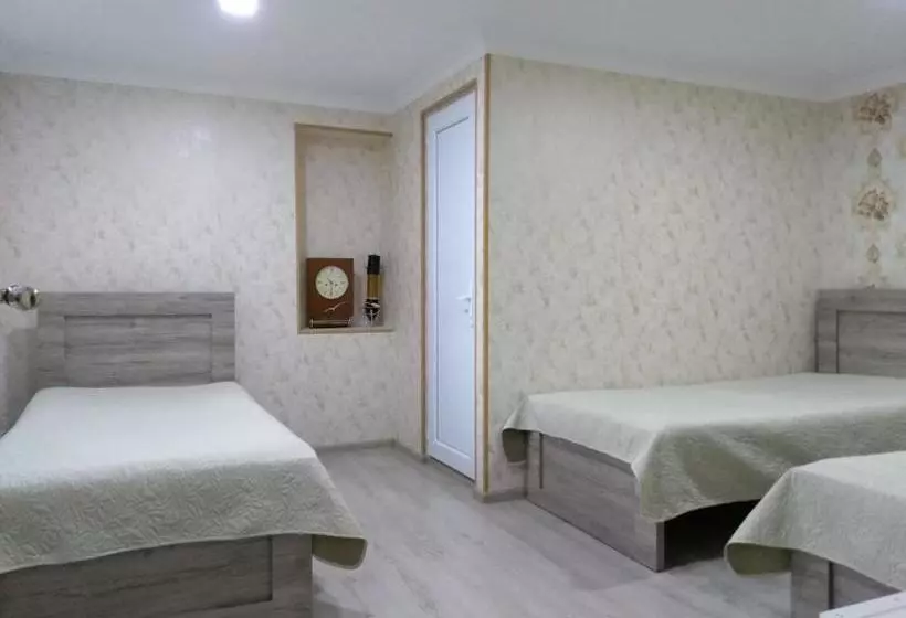 پانسیون Lakeside Green Balcony Home