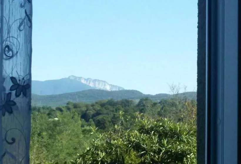 پانسیون Lakeside Green Balcony Home