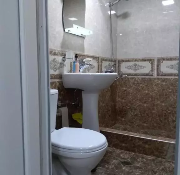 پانسیون Lakeside Green Balcony Home