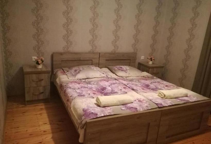 پانسیون Lakeside Green Balcony Home