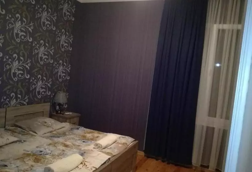 پانسیون Lakeside Green Balcony Home