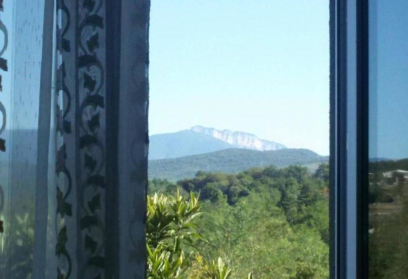 پانسیون Lakeside Green Balcony Home