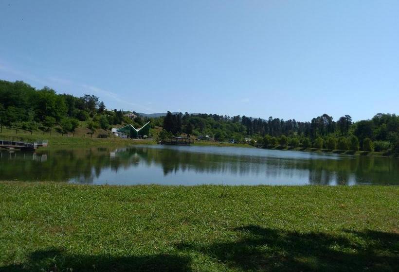 پانسیون Lakeside Green Balcony Home