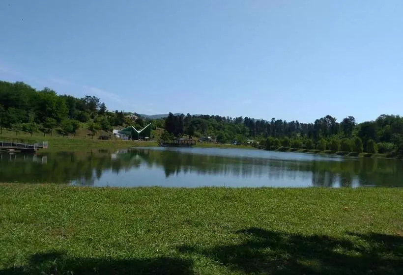 پانسیون Lakeside Green Balcony Home