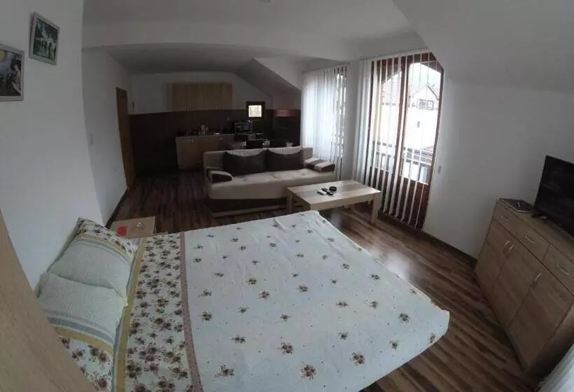 پانسیون Apartment And Rooms Konak