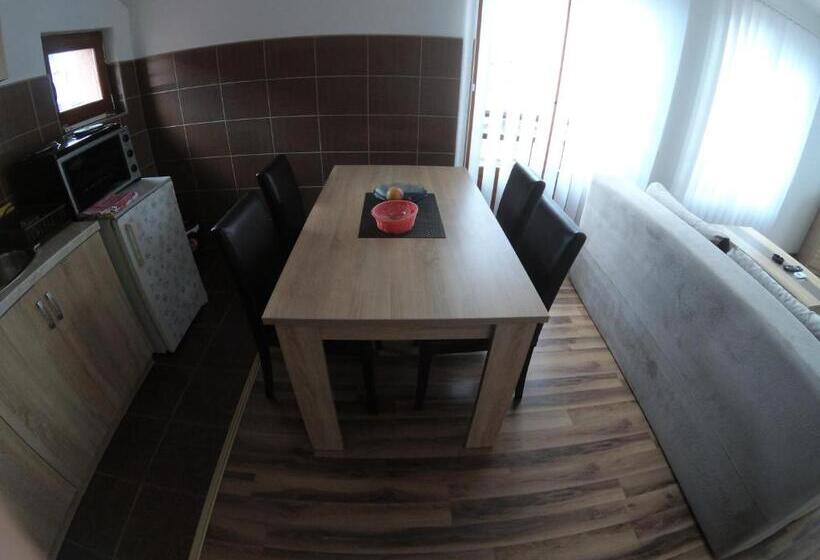 پانسیون Apartment And Rooms Konak