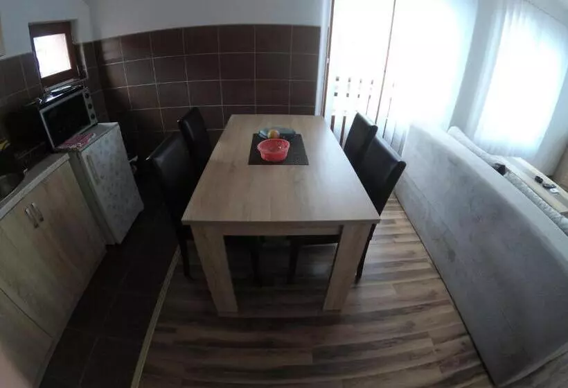 پانسیون Apartment And Rooms Konak