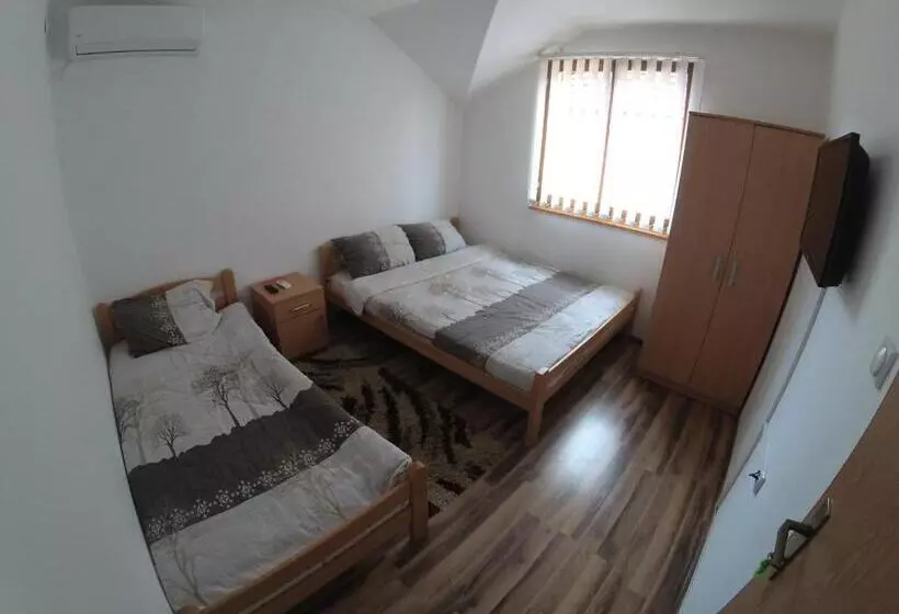 پانسیون Apartment And Rooms Konak