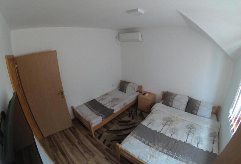 پانسیون Apartment And Rooms Konak