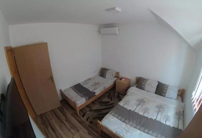 پانسیون Apartment And Rooms Konak