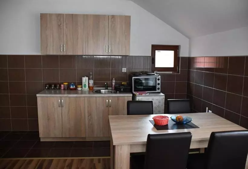 پانسیون Apartment And Rooms Konak