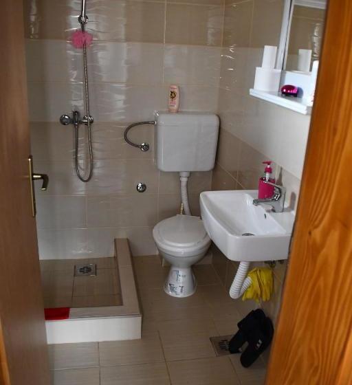 پانسیون Apartment And Rooms Konak