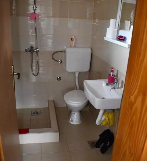 پانسیون Apartment And Rooms Konak