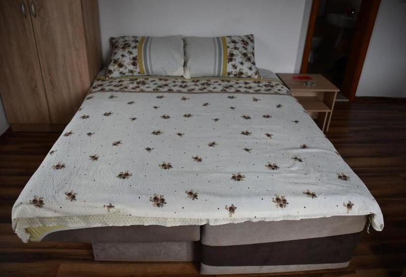 پانسیون Apartment And Rooms Konak