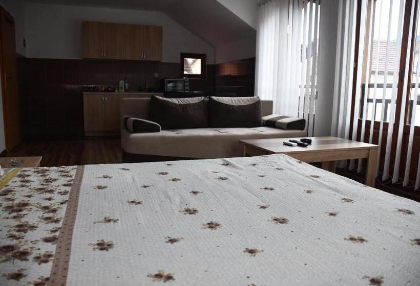 پانسیون Apartment And Rooms Konak