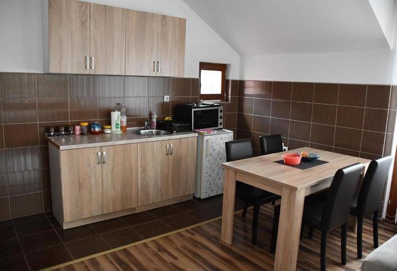 پانسیون Apartment And Rooms Konak