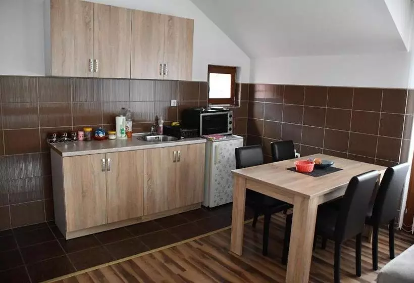 پانسیون Apartment And Rooms Konak