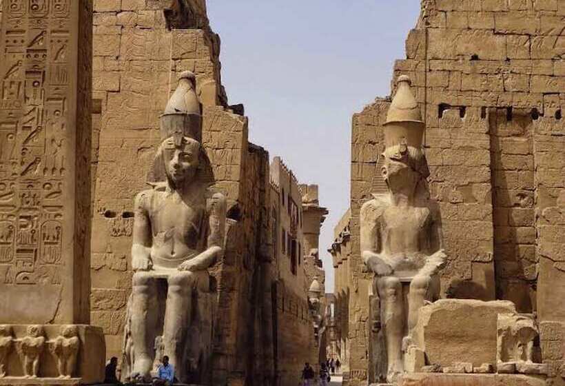 پانسیون Jewel Howard Carter