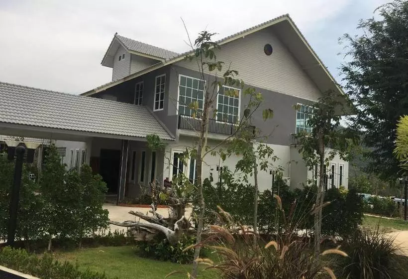 Lomakeskus Sangchan Garden At Kaeng Krachan