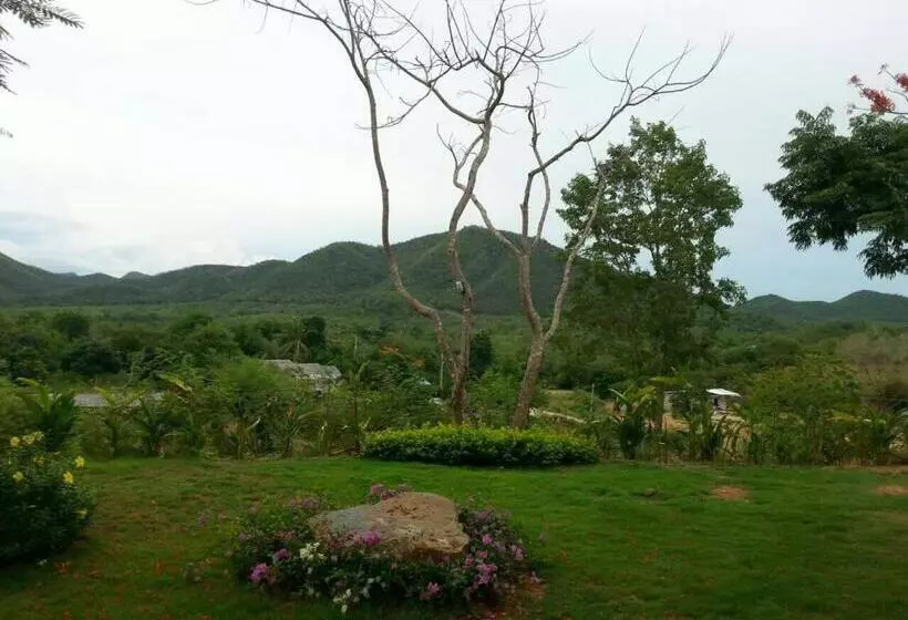 Lomakeskus Sangchan Garden At Kaeng Krachan