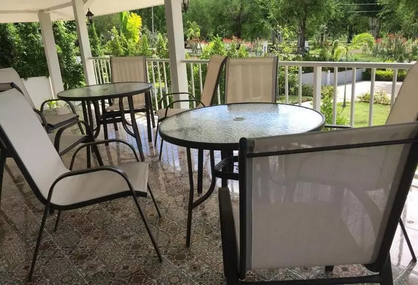 Lomakeskus Sangchan Garden At Kaeng Krachan