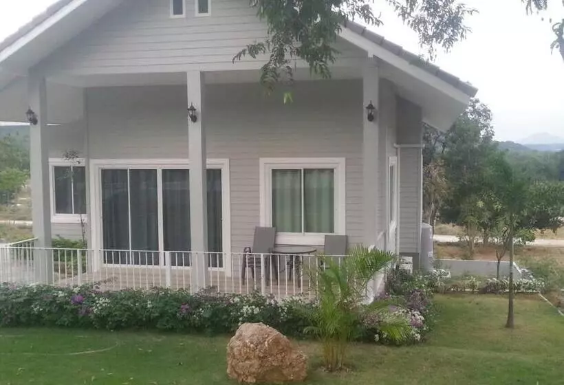 Lomakeskus Sangchan Garden At Kaeng Krachan