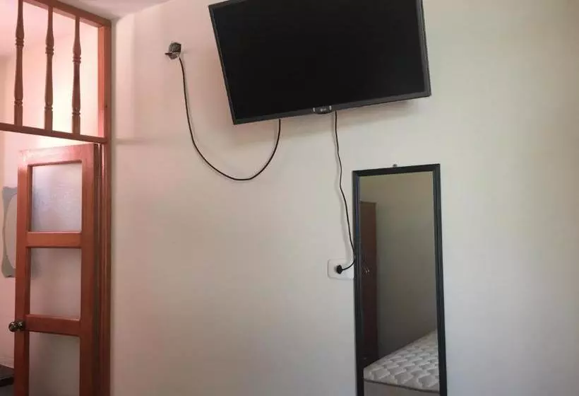 ユースホステル Hostal La Cueva Moyobamba