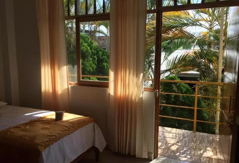 ユースホステル Hostal La Cueva Moyobamba