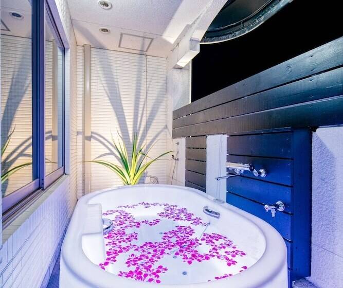 فندق Atlantis Otsu