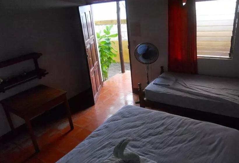 Majatalo Beach Hostal Oasis