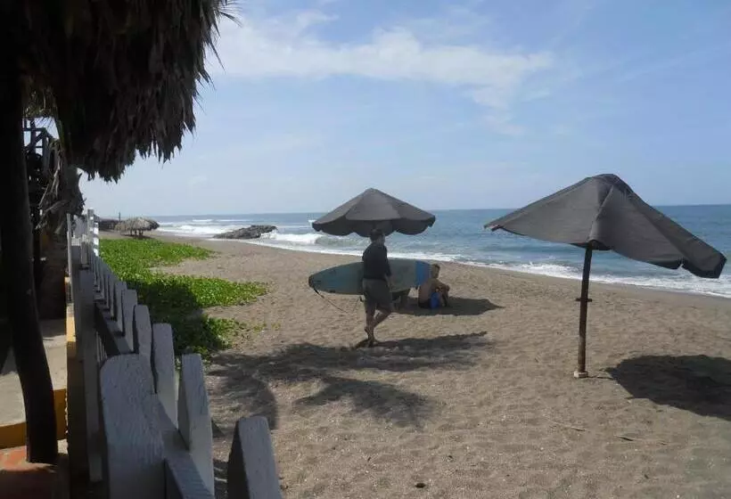 Majatalo Beach Hostal Oasis