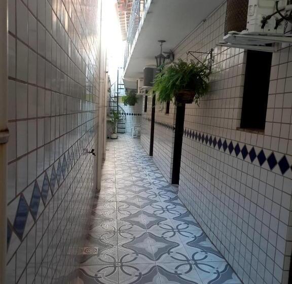 膳宿费 Suítes Centro Praia