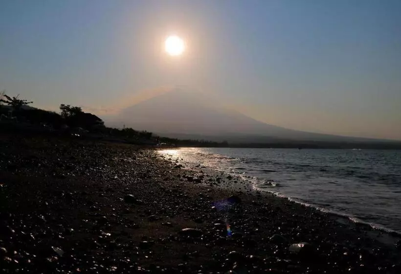 Pansiyon Valomia Beachfront