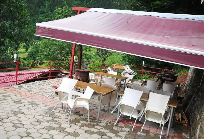 Maneviga Cafe & Apart