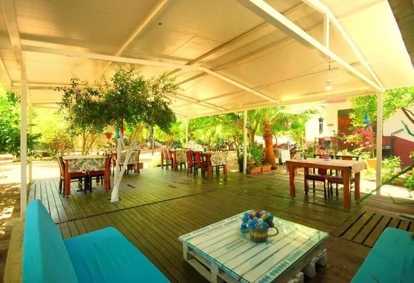 Majatalo Cemils Guest House