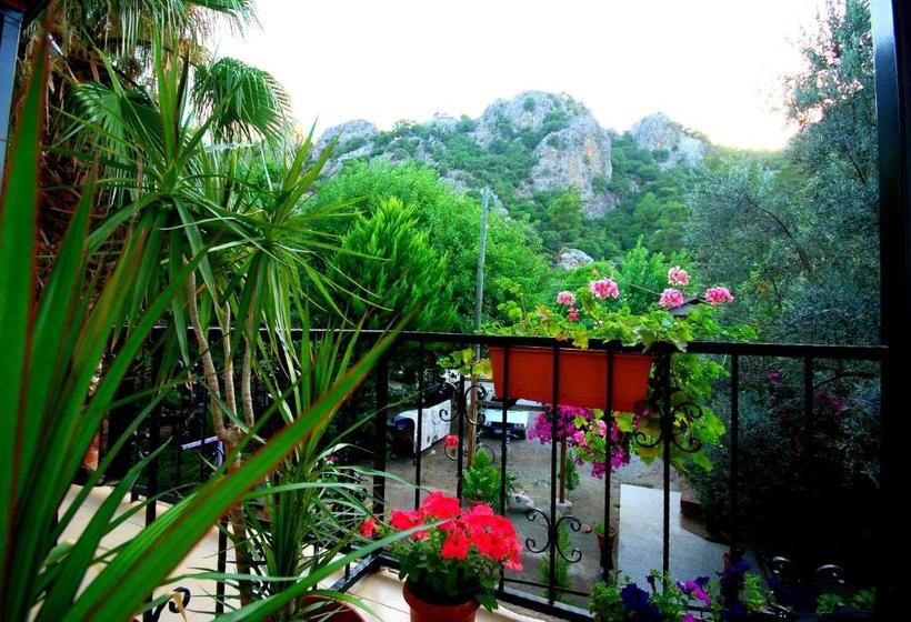 پانسیون Cemils Guest House