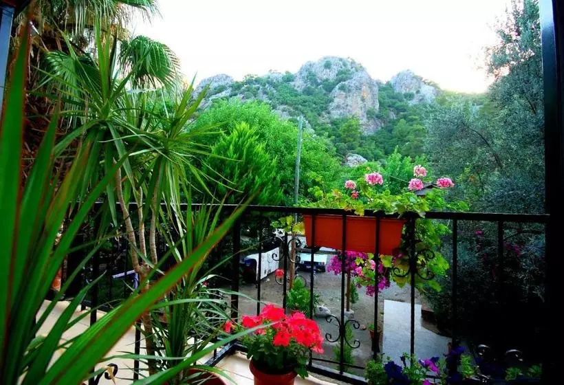 Majatalo Cemils Guest House