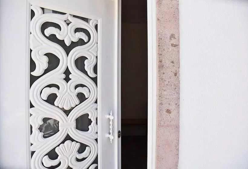 Zeytin Arası Apart Otel