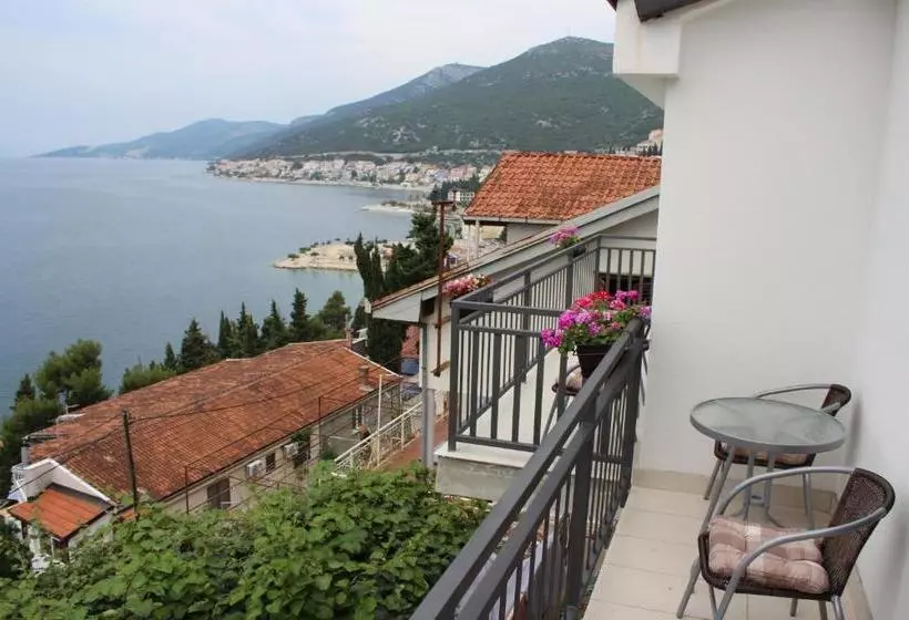 پانسیون Guest House Put