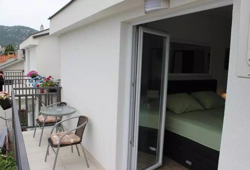 پانسیون Guest House Put