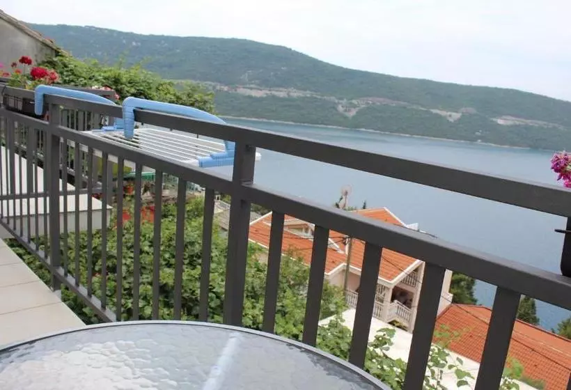 پانسیون Guest House Put