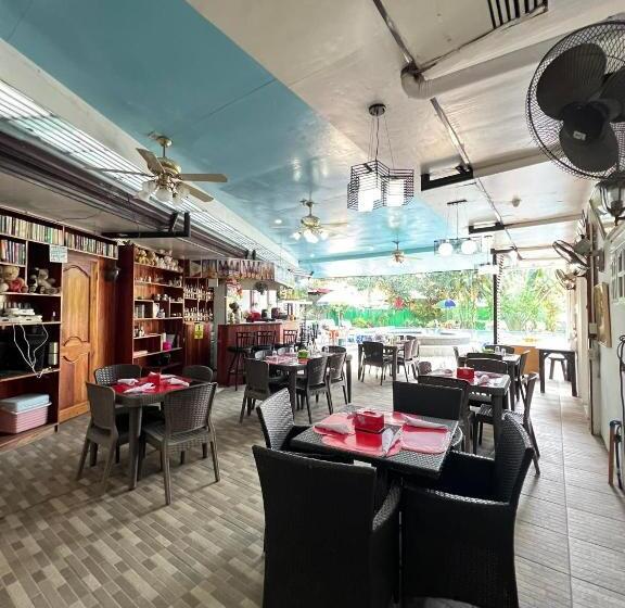 旅馆 Ice Bear Bar & Tourist Inn