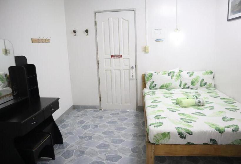 旅馆 Ice Bear Bar & Tourist Inn