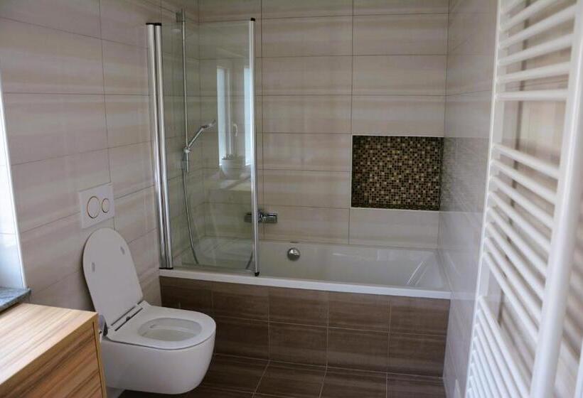 پانسیون Guesthouse Avsenik