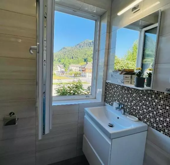 پانسیون Guesthouse Avsenik