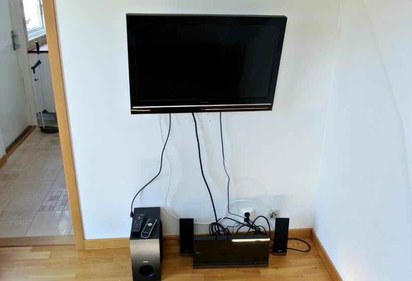 پانسیون Room By Water