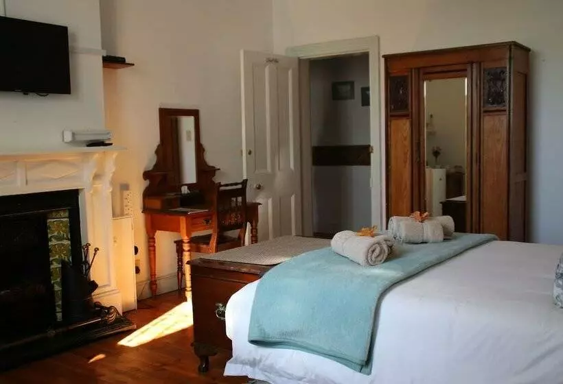 Majatalo Petal S Place