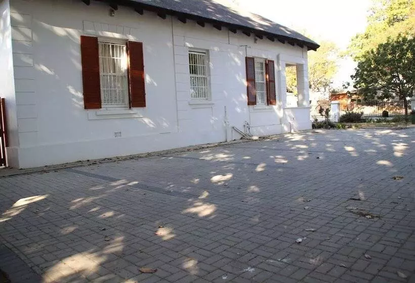 Majatalo Petal S Place